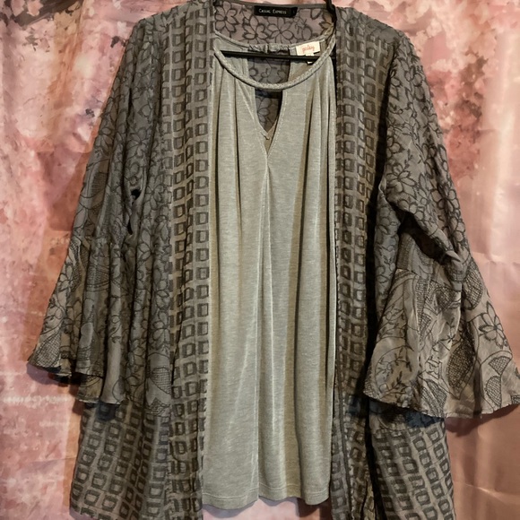 Cato Tops - Cato Gray Floral cardigan with bell sleeves and tank top set